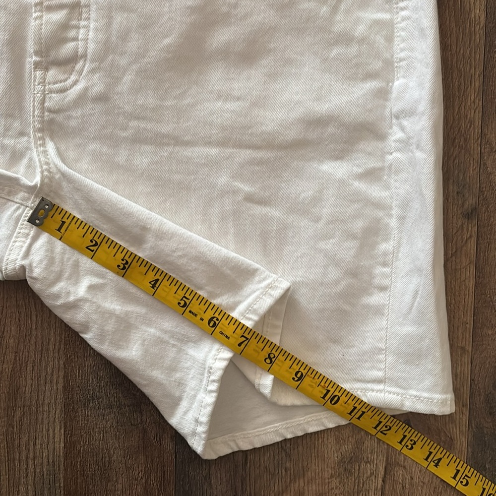 Old Navy White Denim Casual Button Fly Shorts New with tags size 16 - Picture 5 of 8